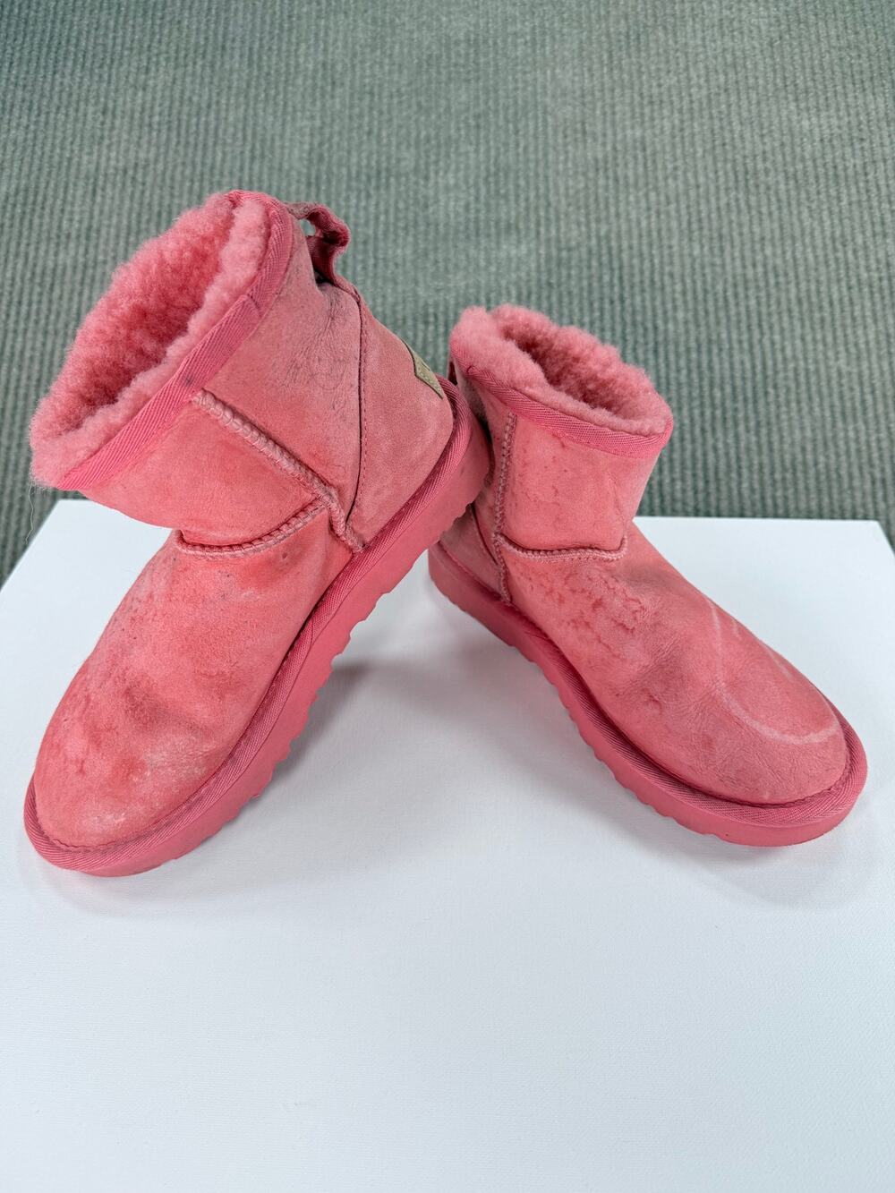 UGG Classic Mini II Pink Suede Sheepskin Lined Boots Women's Size 6 Flawed